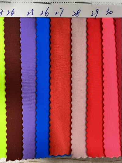 DG-BT 再生錦綸啞光萊卡  成分：82%再生錦綸  18%氨綸 克重：200g/㎡ 幅寬：150CM 後面照